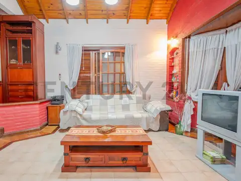 Casa en Venta en Francisco Alvarez, USD 180.000