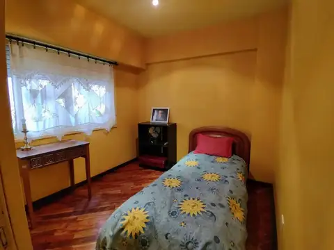 Diaz Velez Y Mario Bravo , Piso 9