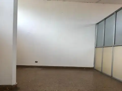 Montevideo E/ 17 Y 18 -  Berisso 100