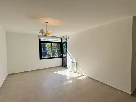 arturo umberto illia 2200, Piso 1