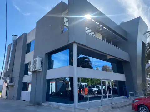 Ad. Barbieri Nº 2050 e/ Moreno