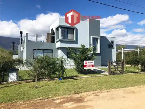 Moderna y Hermosa Casa