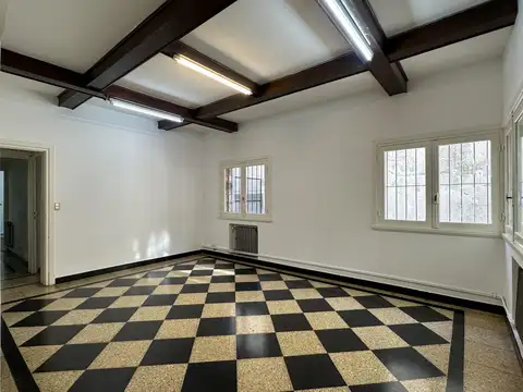 Oficina en Alquiler con 1 cochera