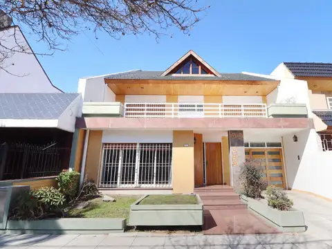 VENTA CASA 6 AMB MONTE CASTRO PARQUE APTO CREDITO