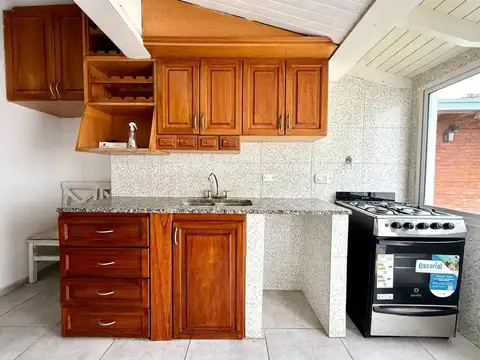 Casa 4 ambientes con 2 baños