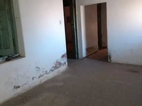 Casa 5 ambientes con 1 baño