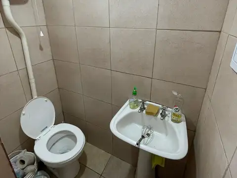 IMPORTANTE LOCAL AL FRENTE - Barrio Parque, Rosario