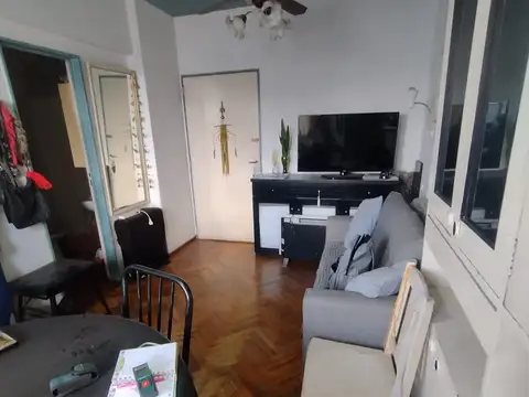 Republica 400, Piso 2