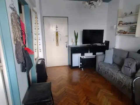 Republica 400, Piso 2