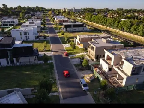 Terreno en Venta en Los Cardos, USD 700.000