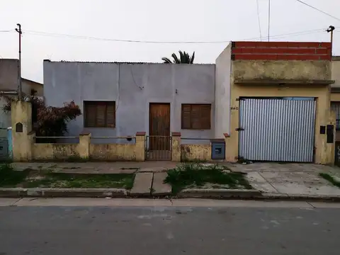 Casa - Venta - Argentina, Lobos - Perito Moreno 400