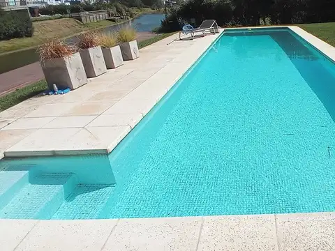 VENTA CASA 4 AMBIENTES  EN LOS TALAS SOBRE EL LAGO