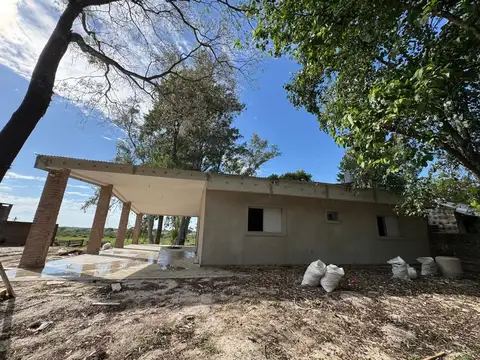 VENTA DE CASA QUINTA SOBRE LAGUNA LOS NARANJOS