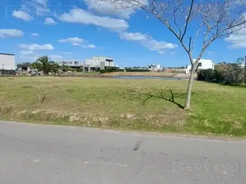 Terreno en Venta 20  mts Frente