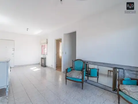 Venta de departamento 4 ambientes, cochera y balcón en La Boca - Muy luminoso