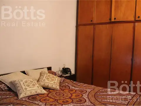 Casa en Venta con 22 cocheras