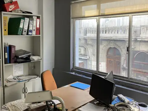 Oficina 5 ambientes con 2 baños