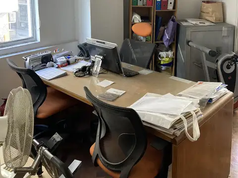 VENTA – OFICINA EN PRIMER PISO – PLANTA LIBRE   DIVISIONES – COCINA Y 2 BAÑOS - SAN NICOLAS