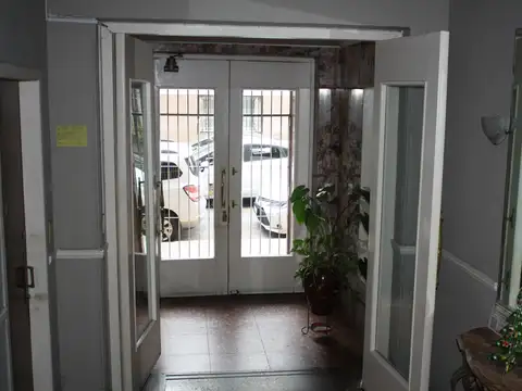 Flores 4 ambientes  frente balcon