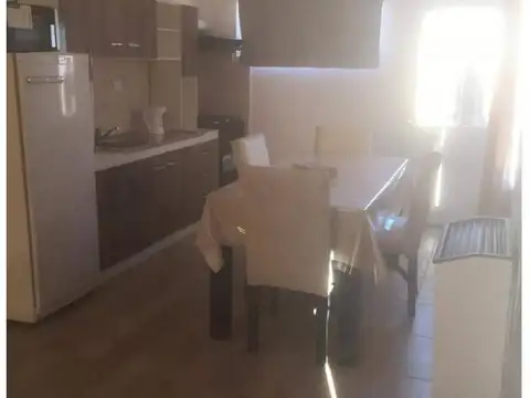 Casa en Alquiler con 1 cochera