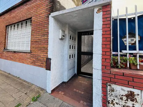 Depto Tipo Casa 2 ambientes con 1 baño