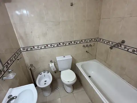 Depto Tipo Casa en Alquiler con 1 cocheras