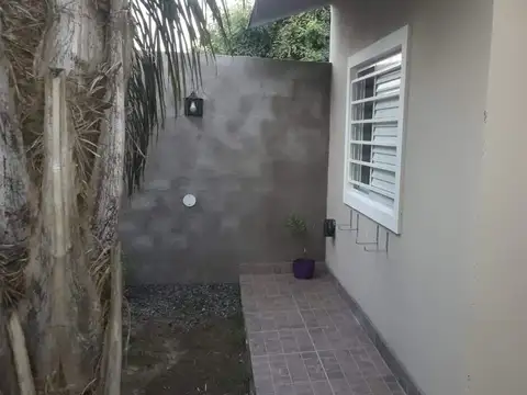 VENTA DE CASA DOS DORM. + DORM Y BAÑO DE SERVICIO