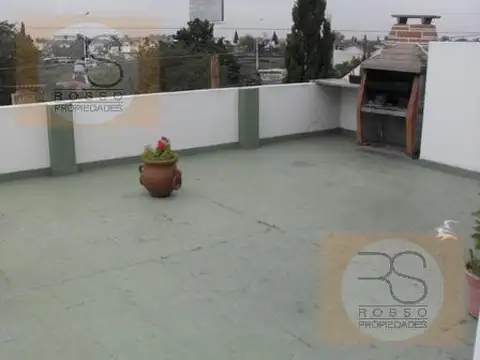 Depto Tipo Casa en Alquiler de 3 ambientes