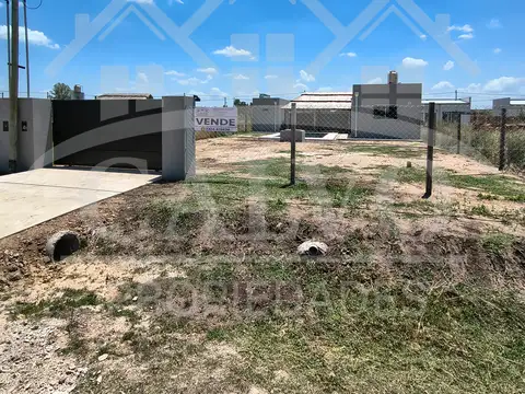 Casa Quinta con Pileta. A Estrenar. Mercedes, Buenos Aires.