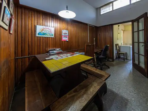 Casa 6 ambientes con 2 baños