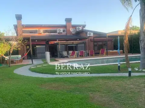 Casa Venta 6 ambientes en CC Altos de Manzanares lote de 1100 Pilar