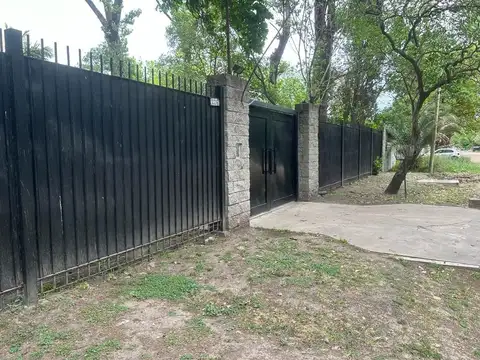 Argentina, Buenos Aires, Ituzaingo, Barrio Parque Leloir