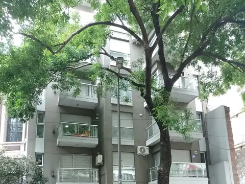 Excelente departamento en alquiler contra frente con balcon,con amenities