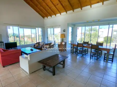 En venta casa de 3 dormitorios en Tio Tom, Punta Ballena.