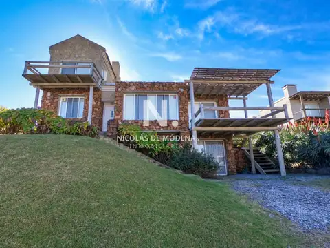 En venta casa de 3 dormitorios en Tio Tom, Punta Ballena.