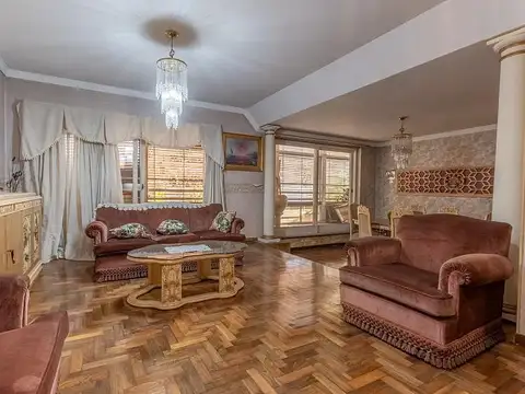 Venta Departamento 4 ambientes Piso Amplio Balcón Patio Cochera Flores