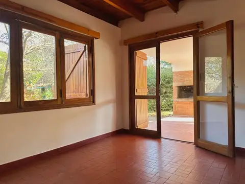 Casa 2 ambientes con 2 baños