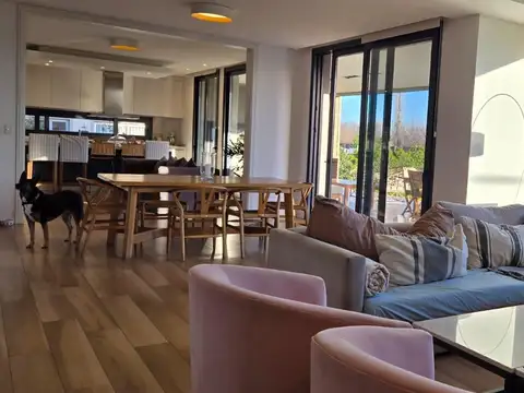 Casa en Alquiler Temporal en Bella Vista, USD 5.000