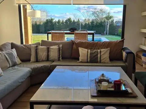 Casa 7 ambientes con 3 baños