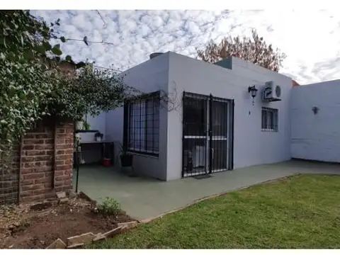 PH TIPO CASA 4 AMBIENTES IMPECABLE  EN HAEDO CHICO