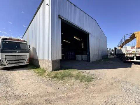 Nave industrial en alquiler- Parque Industrial Alvear - 1200m2