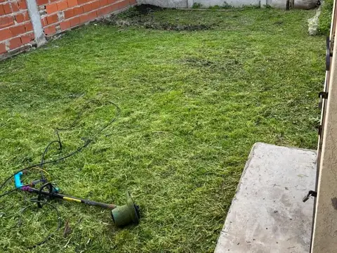 Casa 2 ambientes con 1 baño