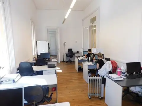 Av.  De Mayo 800, Piso 3