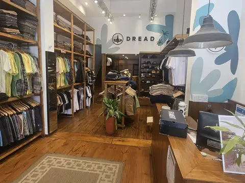 Local Urquiza  al 1700, moderno local comercial 60 m2, 1 baño, 2 probadores