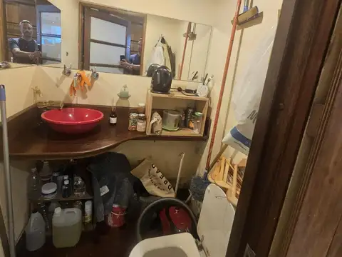 Urquiza  al 1700, moderno local comercial 60 m2, 1 baño, 2 probadores