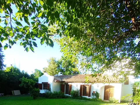 Casa en Alquiler en Barrio El Cazador, USD 1.200