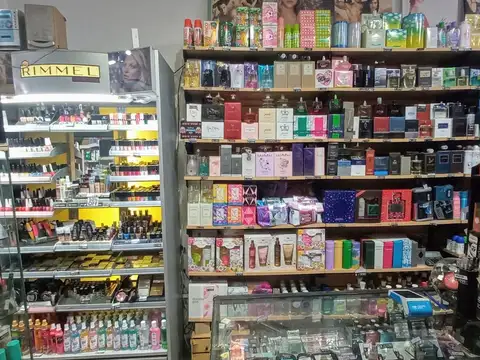 Perfumeria sobre Av. Acoyte