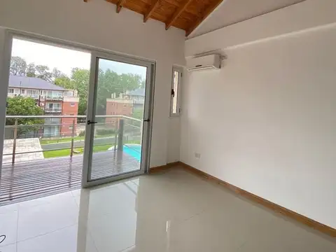Depto Tipo Casa en Alquiler con 1 cocheras
