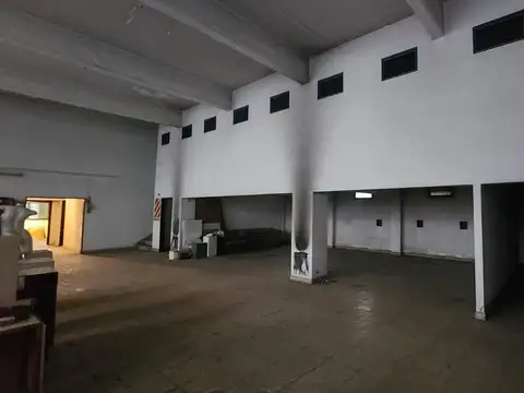 Galpon en Venta 18  mts Frente