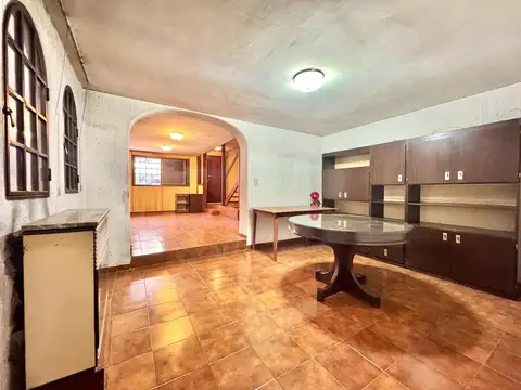 Casa 5 ambientes con 2 baños